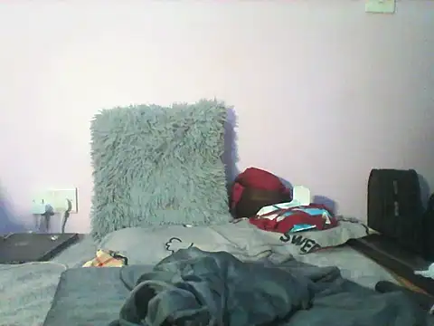 Badgalheloves live cam on StripChat