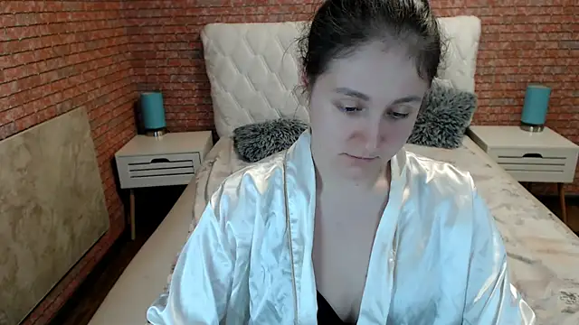 Holliy_Cooper live cam on StripChat