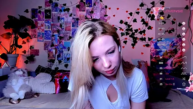 Akari-moon live cam on StripChat