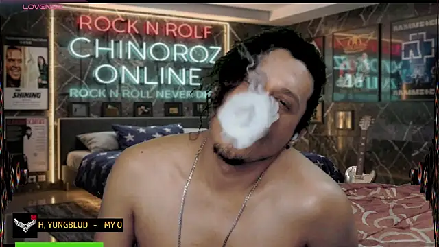 chino_roz live cam on StripChat