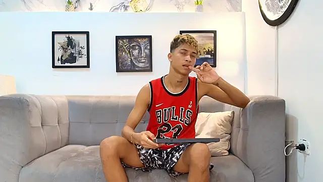GOLD_BOYS live cam on StripChat