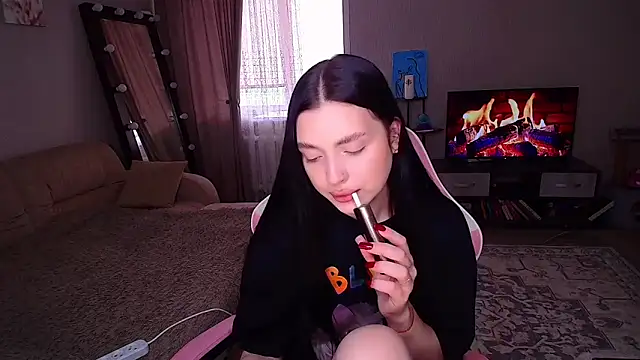 yoursLina webcam
