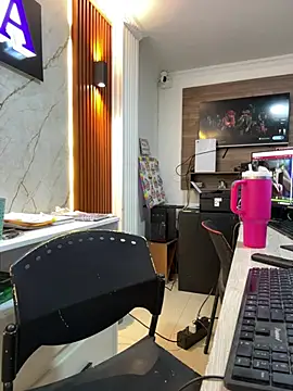 Kloe_rousse01 live cam on StripChat