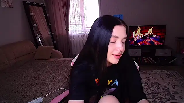 yoursLina live cam on StripChat