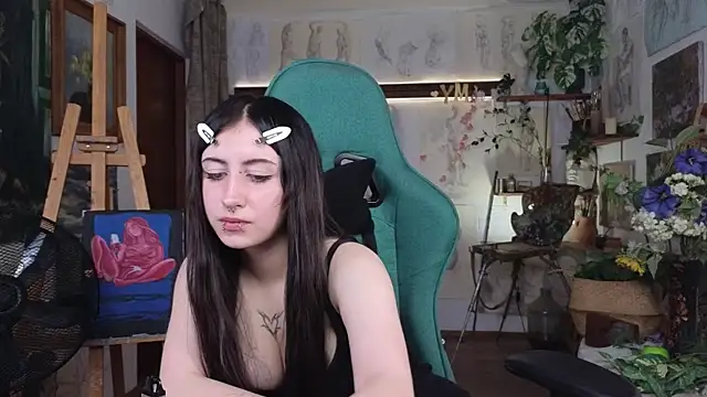 EffieMeowley live cam on StripChat