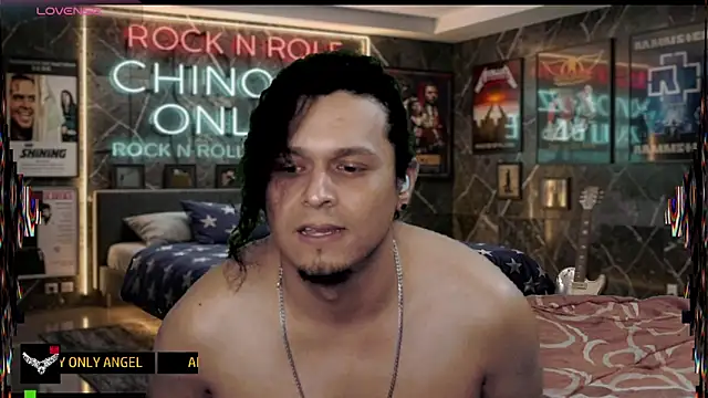 chino_roz live cam on StripChat