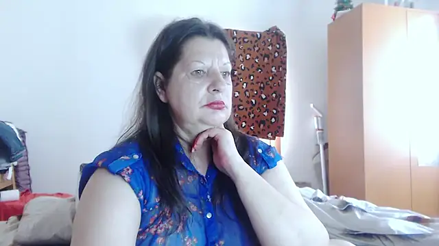 ExtasyMature live cam on StripChat