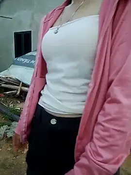 Thobaby112 live cam on StripChat