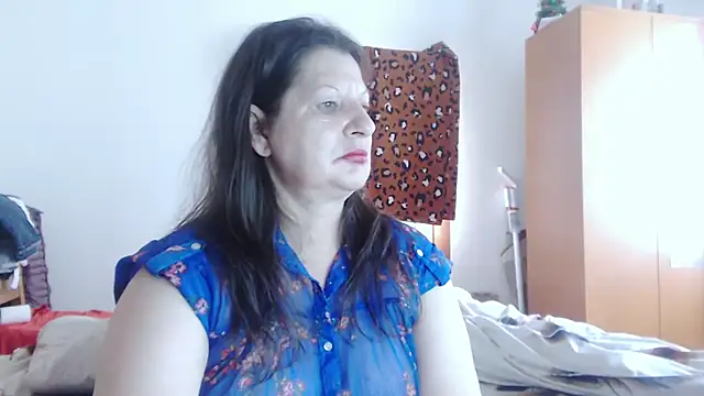 ExtasyMature live cam on StripChat