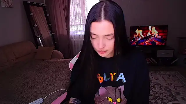 yoursLina webcam
