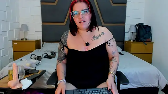 juana_valkiria live cam on StripChat