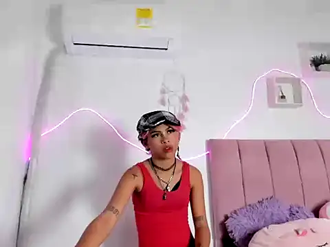 lilith_horny live cam on StripChat