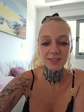 Valery_Venom live cam on StripChat