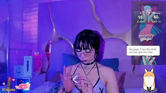 NaniiSisy live cam on StripChat
