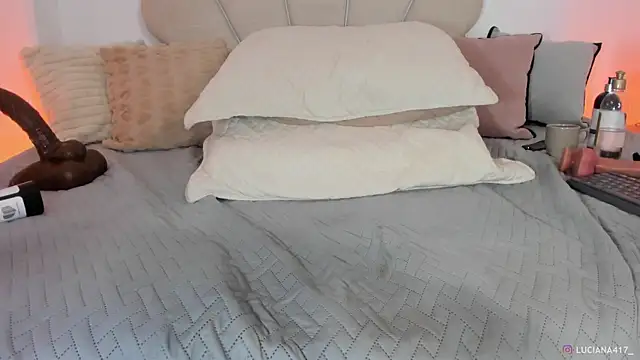 _luuciana_ webcam