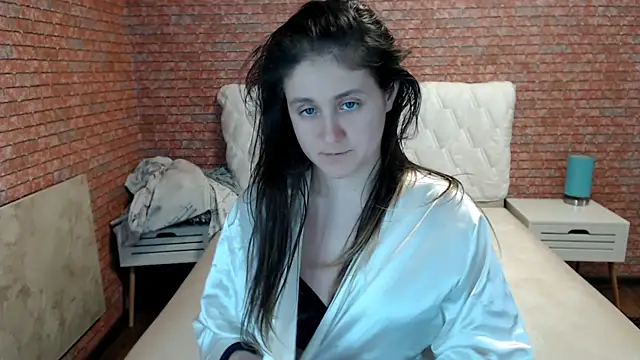 Holliy_Cooper live cam on StripChat