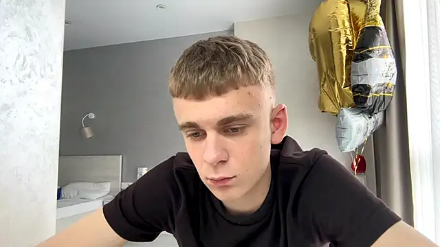 SoloFury live cam on StripChat