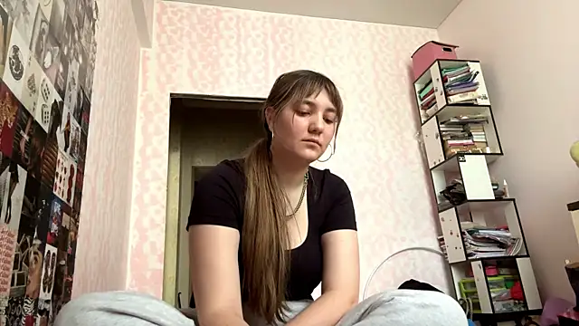 JanineThielman live cam on StripChat