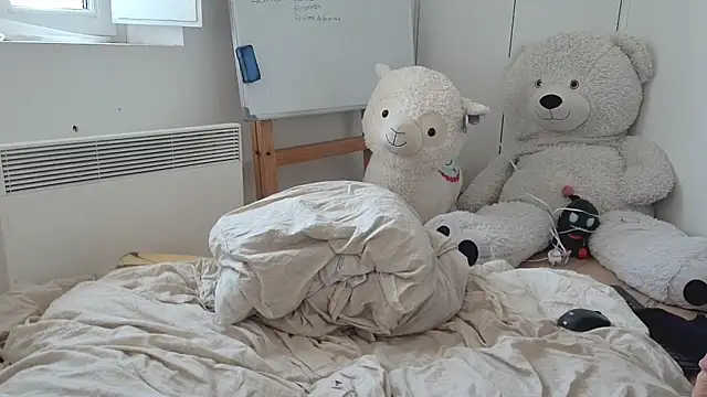 CeriseLapine webcam