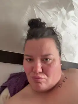 SunnyLeila2101 webcam