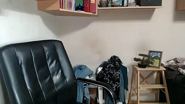 katemodel webcam