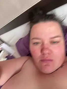 SunnyLeila2101 webcam