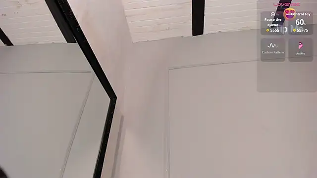 Maddybenson webcam