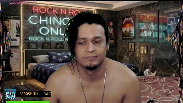 chino_roz live cam on StripChat