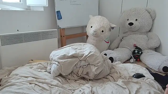 CeriseLapine webcam