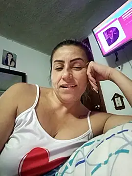 maynor_1998 live cam on StripChat