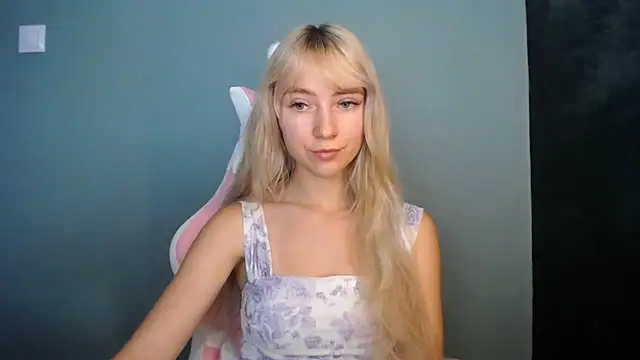 LuciaYoung webcam