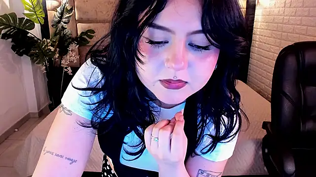 crimson_tati_ webcam