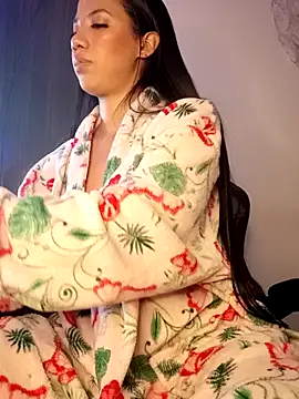 SallyWhitee webcam
