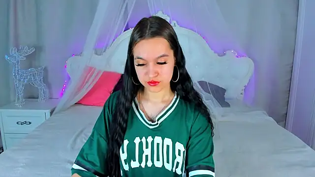 AishaTempt webcam