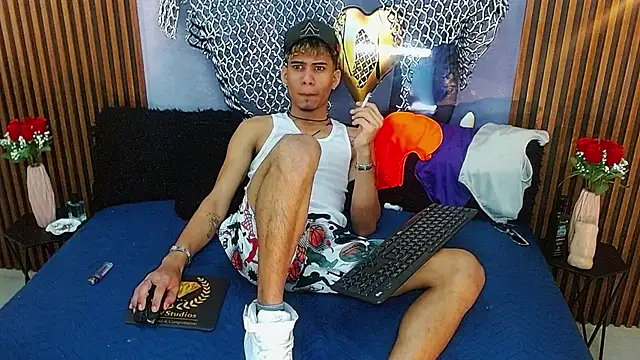 Skinny_cute_Alyer webcam
