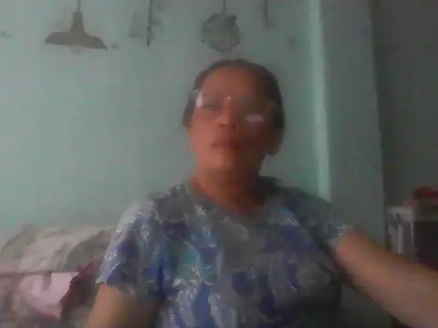 momshe2026 webcam