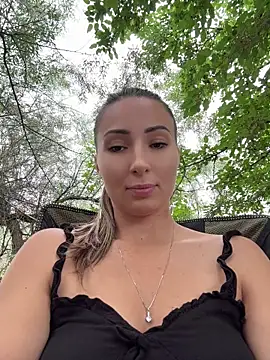 Wonder_Kari webcam