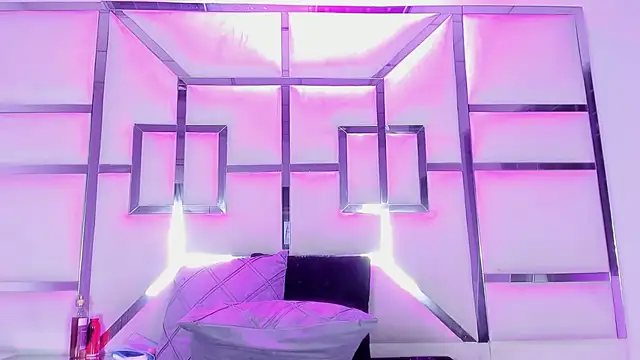 AntonelaBlaze live cam on StripChat