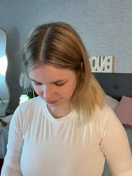 KimEvanss live cam on StripChat