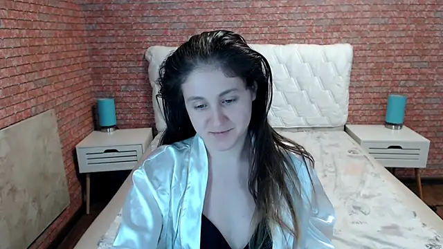 Holliy_Cooper live cam on StripChat