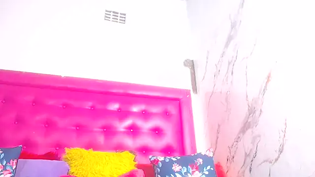LoloQueen5 webcam