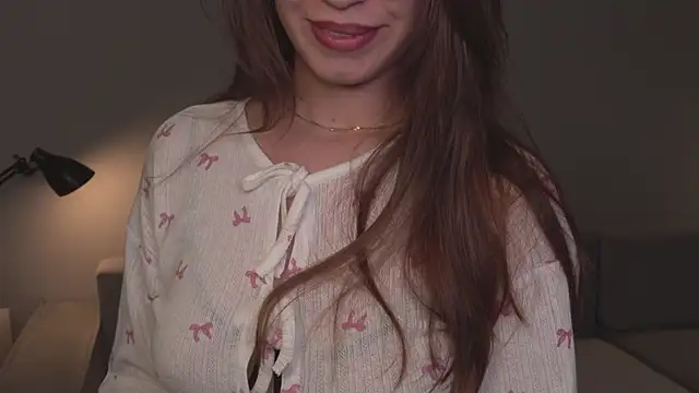 WhyEmmyCry live cam on StripChat