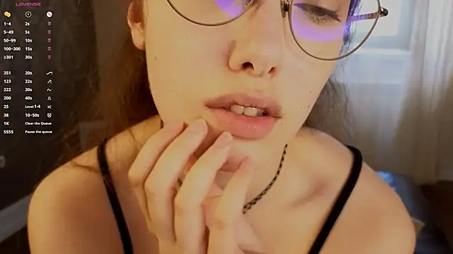 IsauraHolleman live cam on StripChat