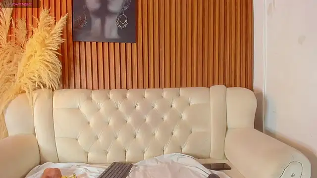 Brenda_Thomp live cam on StripChat