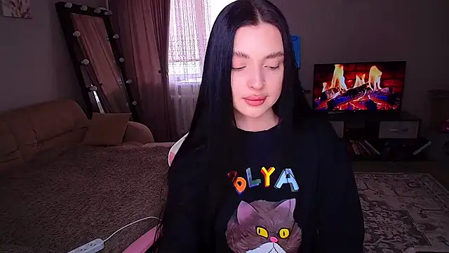 yoursLina webcam
