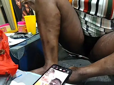 DripDiva webcam