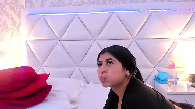 ScarletJons webcam
