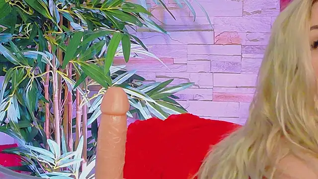 Ivorym00n webcam