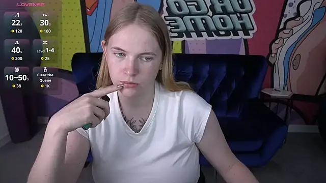 NikkyReyyy webcam