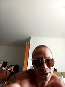 AthleticWomenizer2 webcam